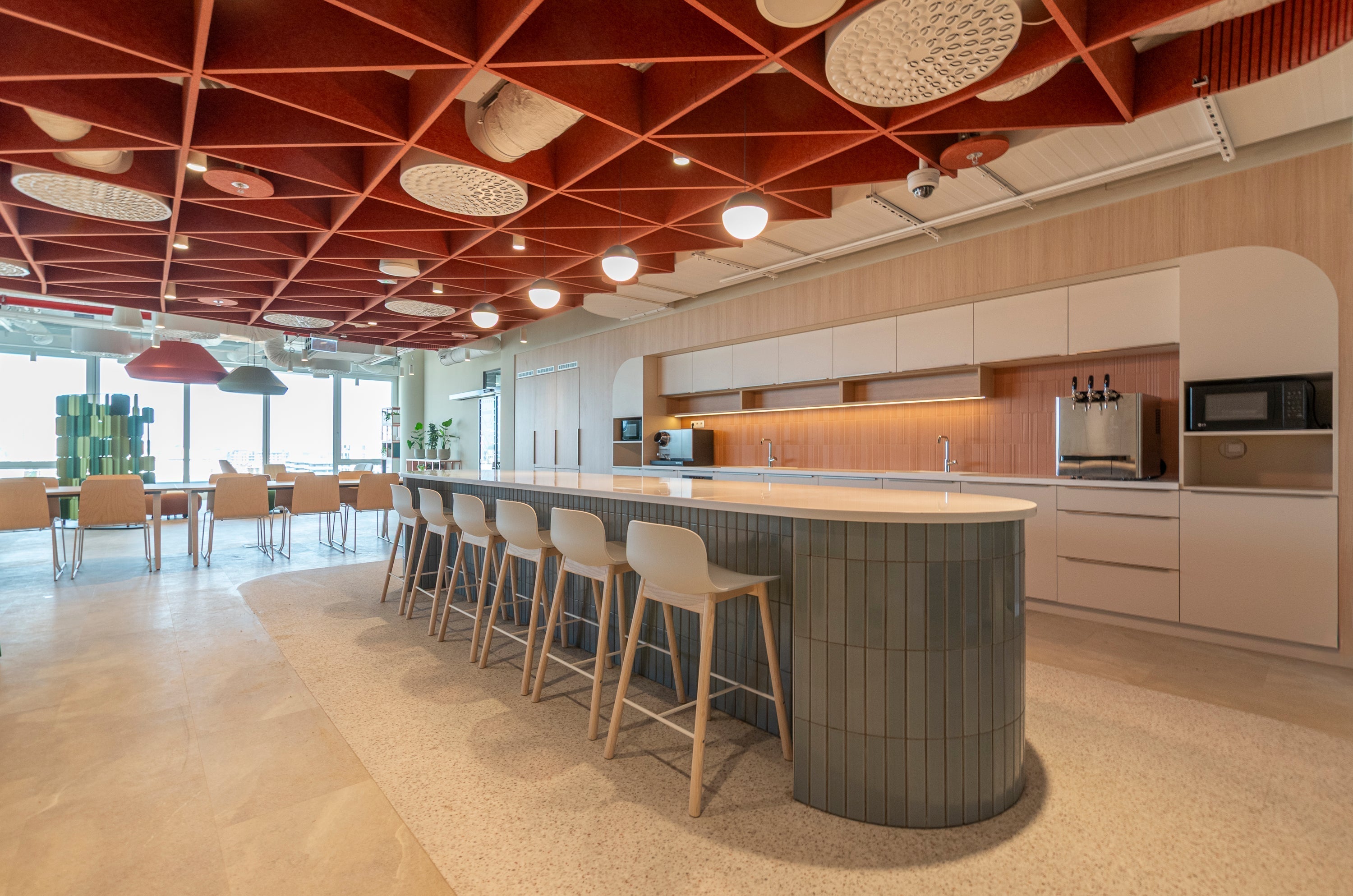 A Shared Hub Defined from Above